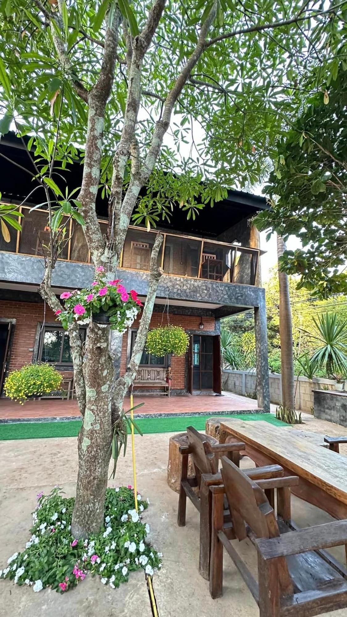 บ้านภทรพรรณ ขุนยวม แม่ฮ่องสอน Ban Pataraphan Khunyuam Maehongson Thailand Ban Khun Yuam Екстериор снимка